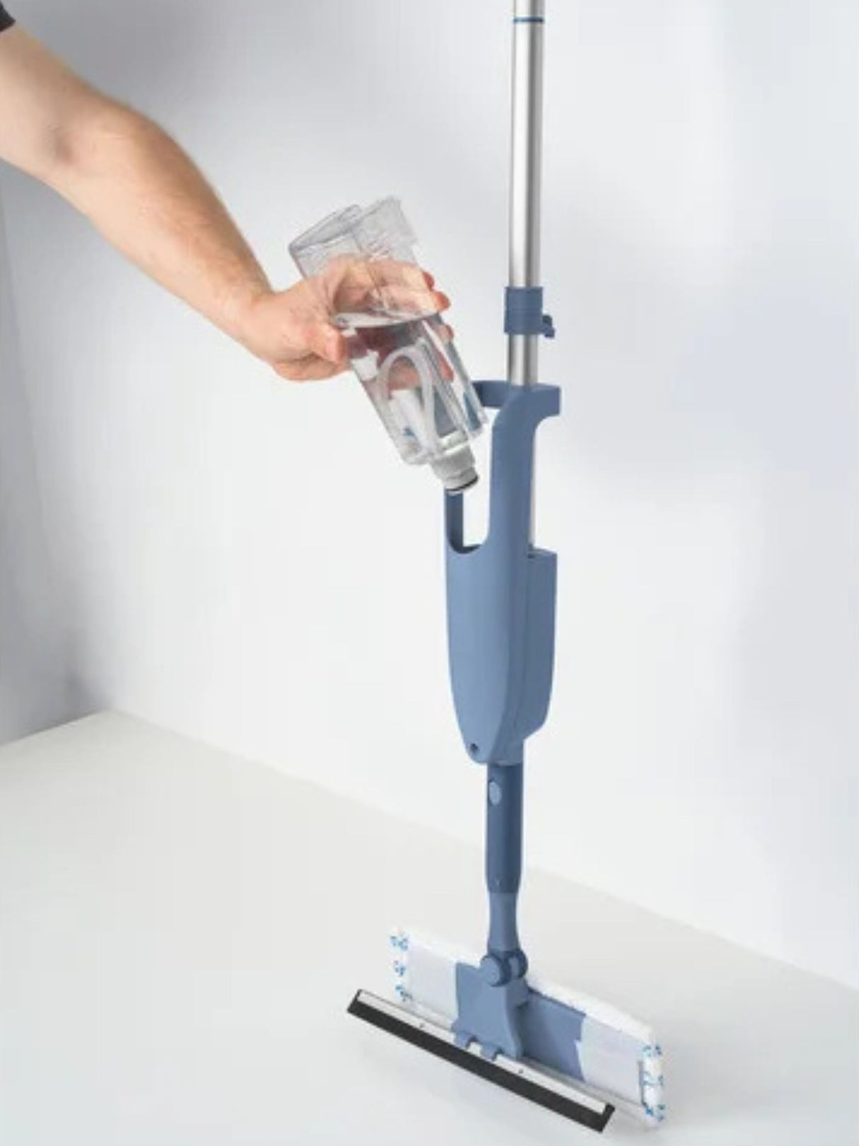 Window Cleaner With Spray Function