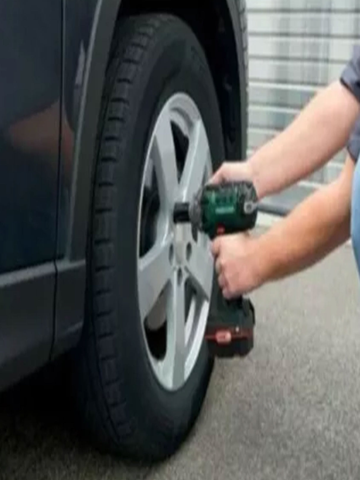 Cordless Vehicle Impact Wrench
