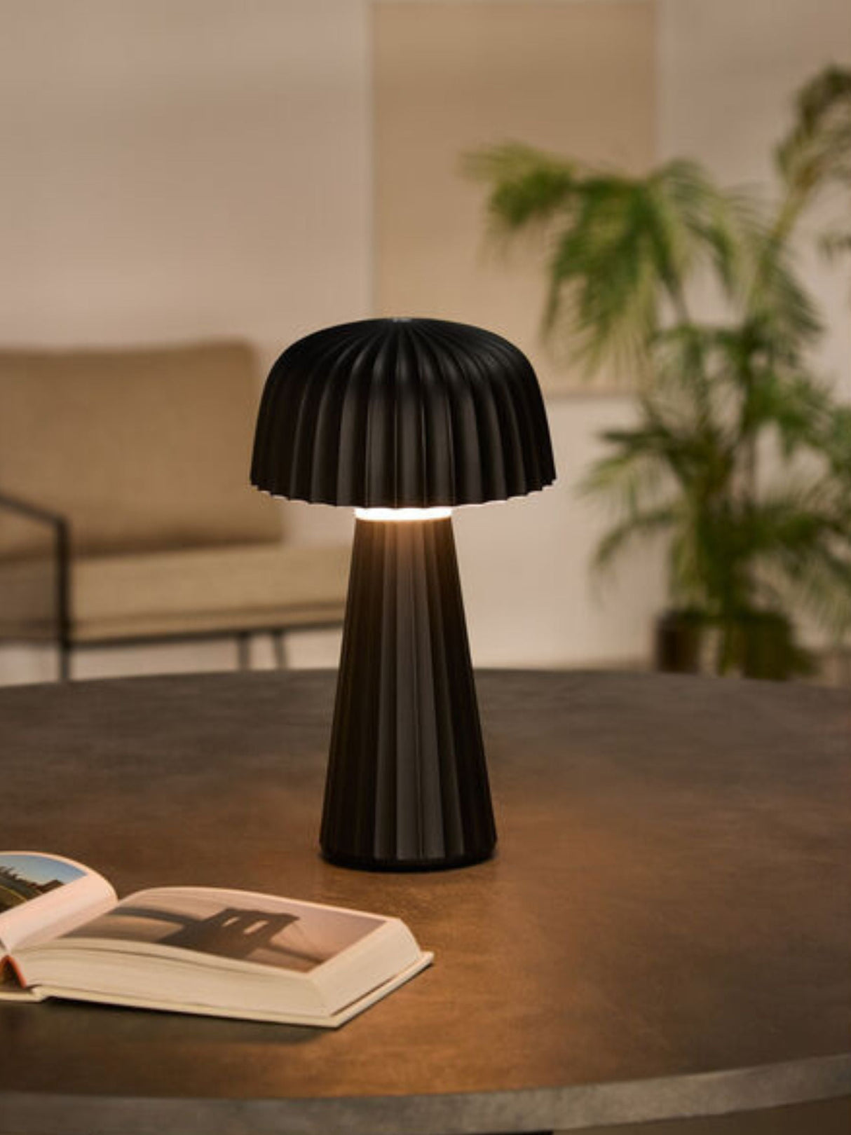 Cordless Outdoor Table Lamp