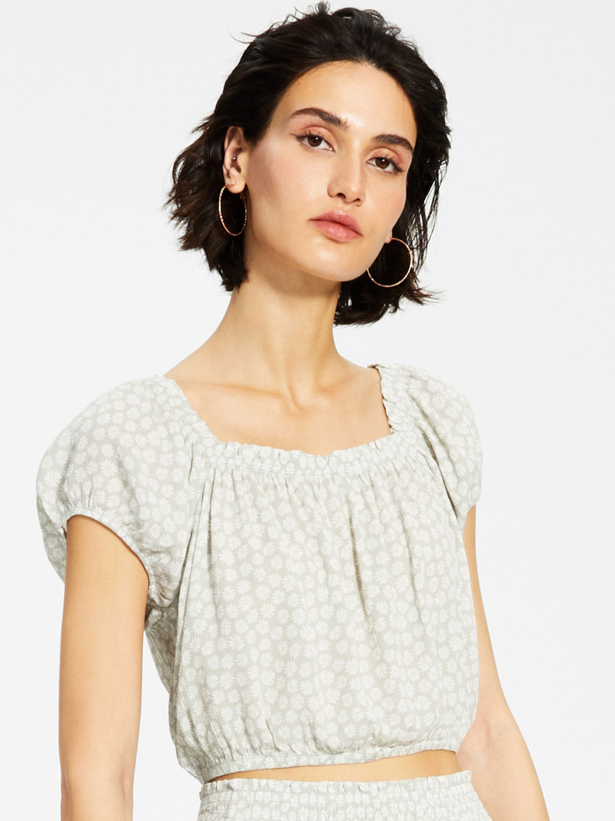 Image for Women's Puff Sleeve Daisy Printed Top,Mint