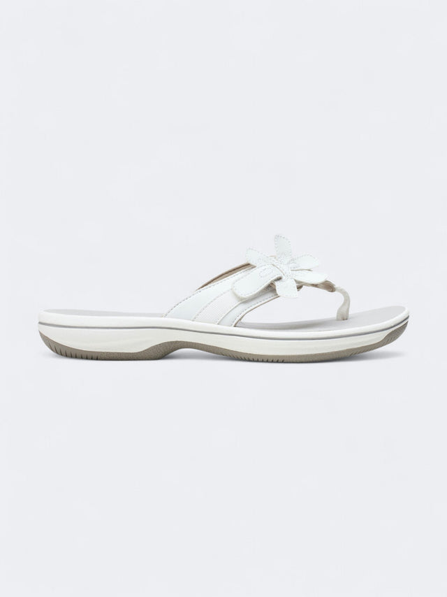 Image for Women's Textured Cloudsteppers Brinkley Flora Slippers,White
