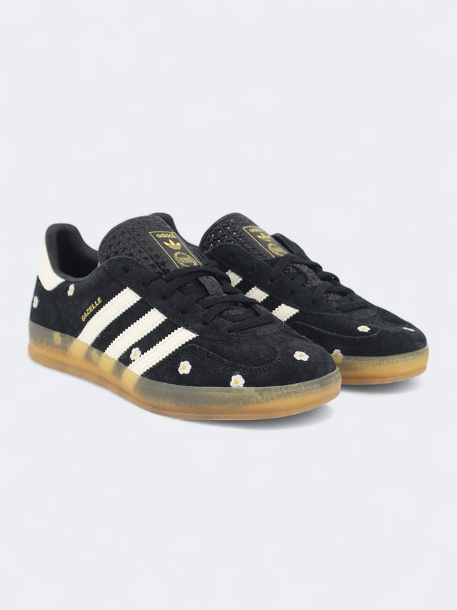 Image for Women's Textured Floral Embroidered Sneakers,Black