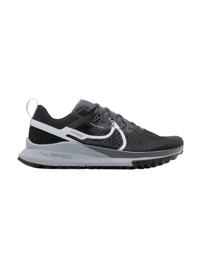 Image for React Pegasus Trail 4 Men's Logo Patched Shoes,Black