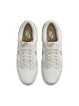 Dunk Low Petro Se Men's Logo Patched Shoes,White