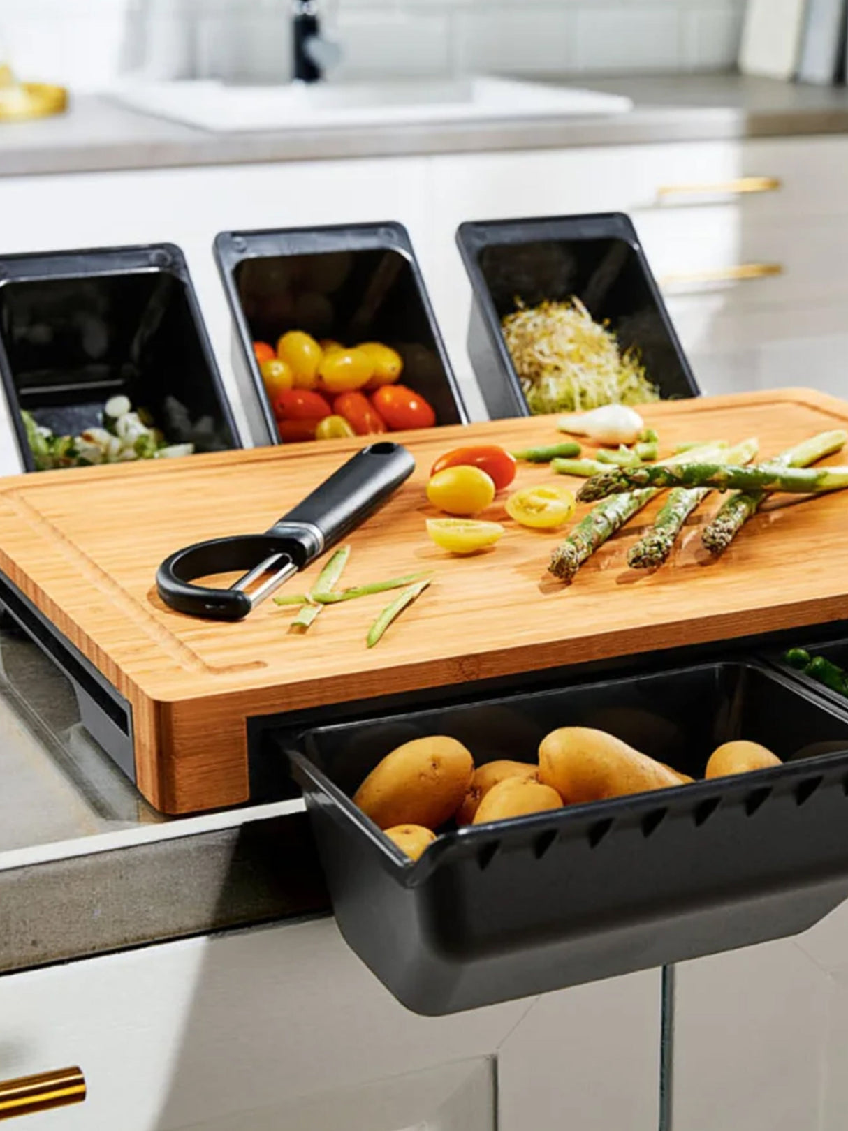 Multifunctional Cutting Board