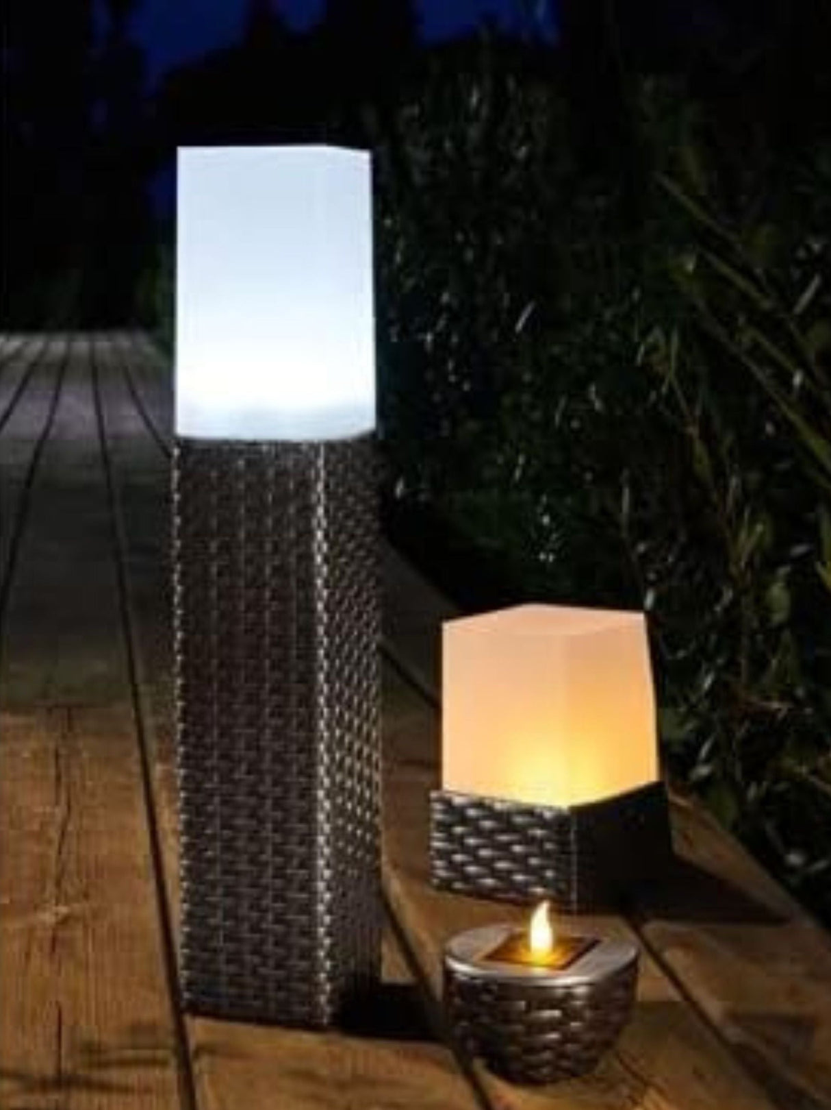 Rattan Effect Solar Light