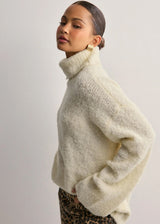 Women's Plain Knitted Sweater,Cream